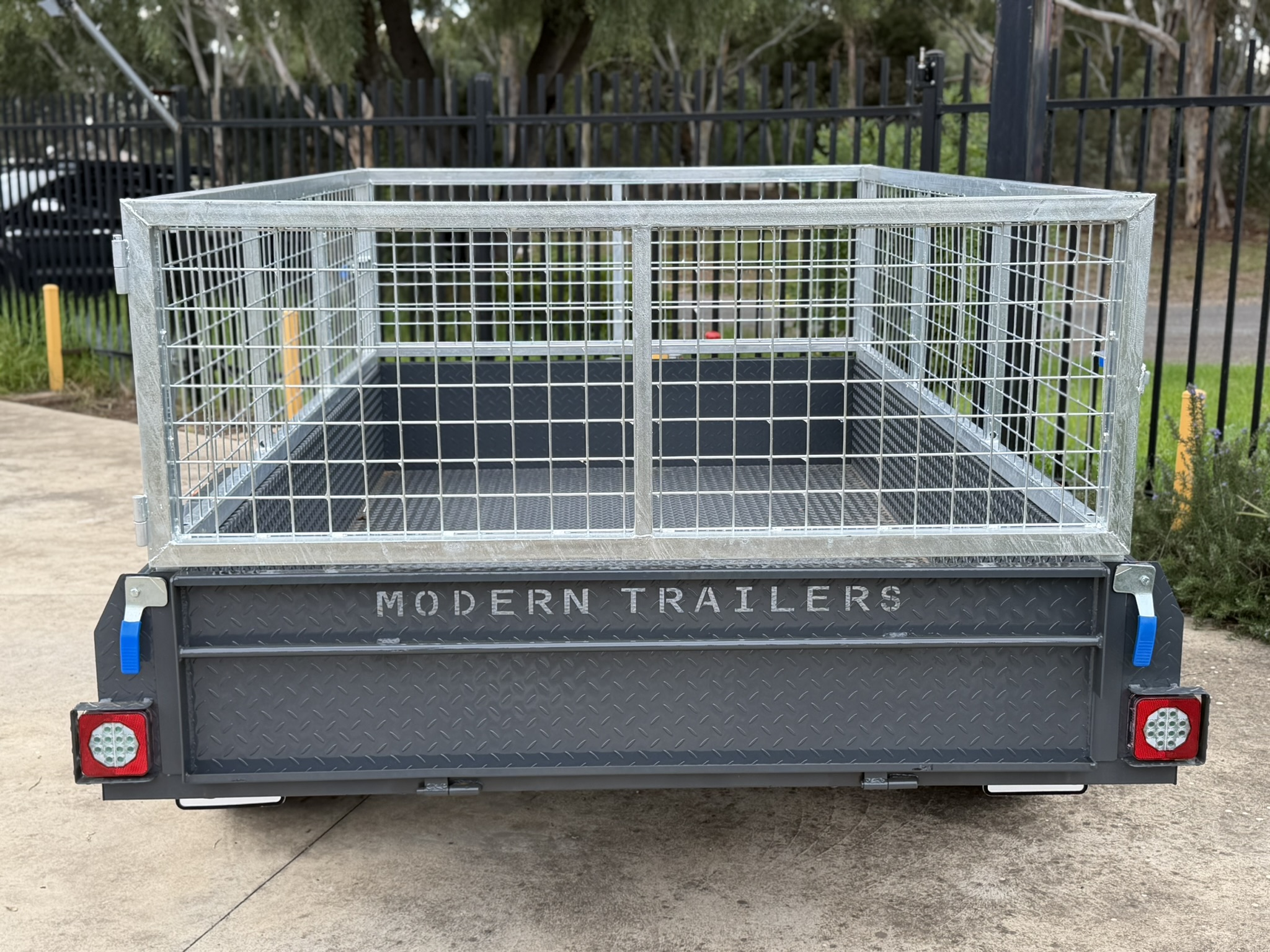 6x4 Single Axle DLX Trailer ITS Suspension (Optional Cage) – Includes Tube Inserts & Skid Rails - Image 7